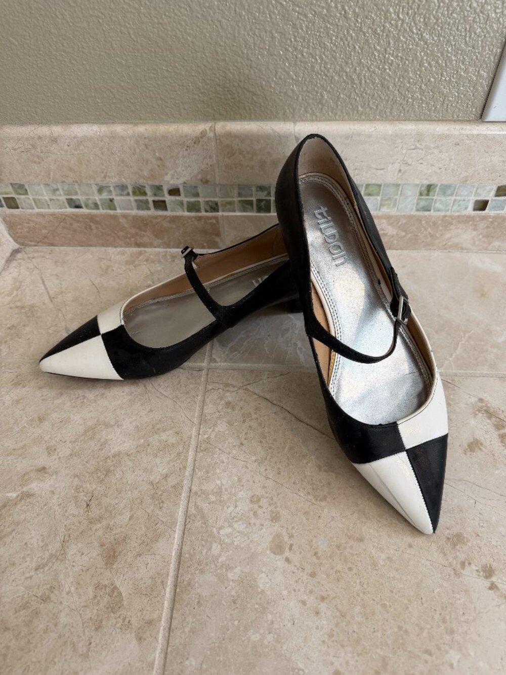 Tildon Calla Mary Jane Block Heel Pumps with Black & White Colorblock Size 8